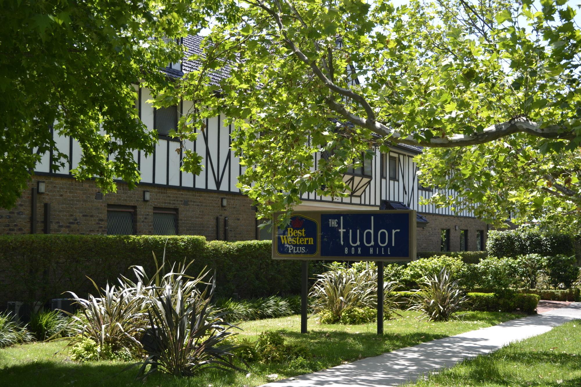 Best Western Plus The Tudor Box Hill Hotel Exterior foto